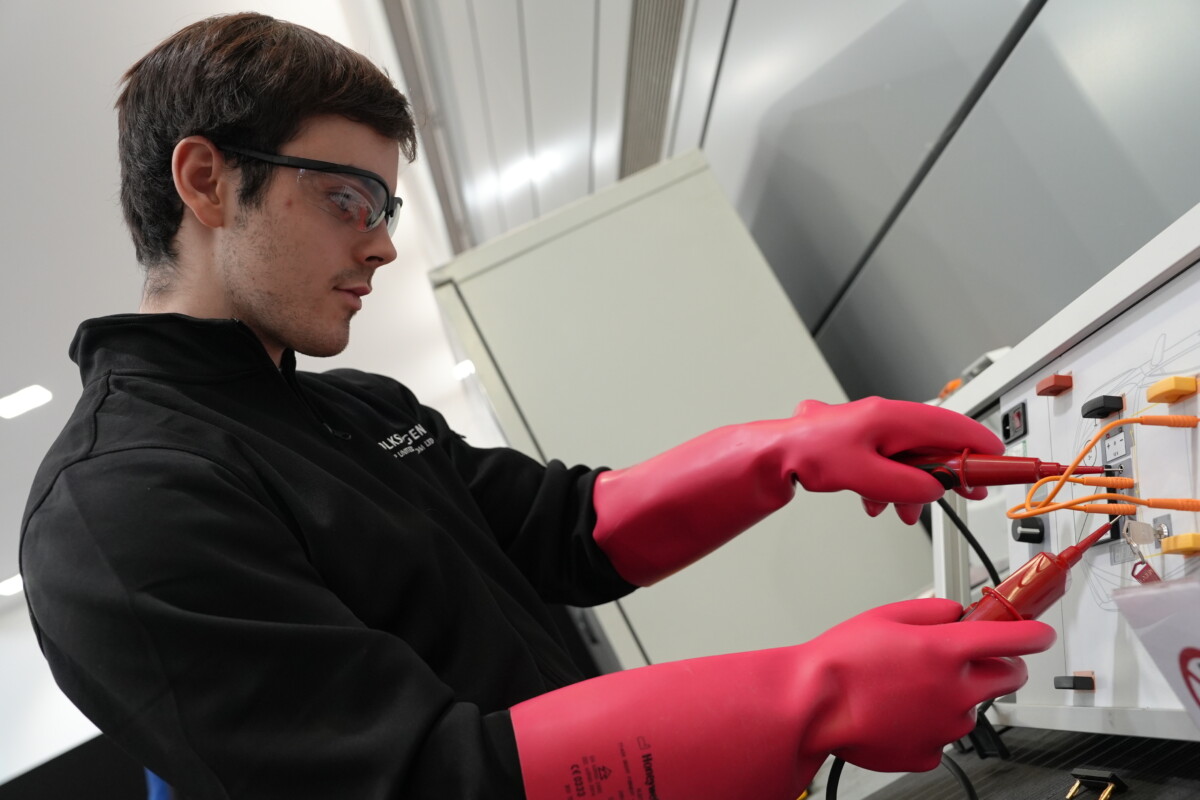 VW apprentice working